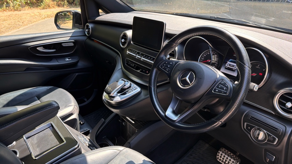 Mercedes-Benz V-Class V250 d AMG Line 5dr Auto [Extra Long] Diesel Estate - Image 11