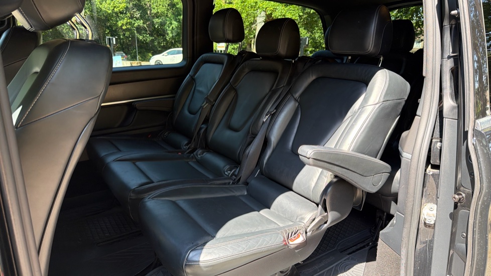 Mercedes-Benz V-Class V250 d AMG Line 5dr Auto [Extra Long] Diesel Estate - Image 16