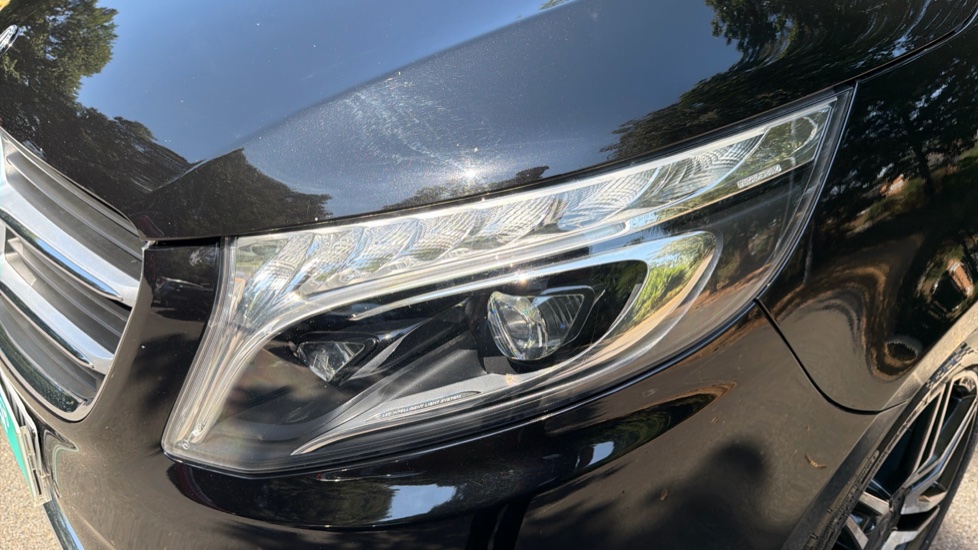 Mercedes-Benz V-Class V250 d AMG Line 5dr Auto [Extra Long] Diesel Estate - Image 26
