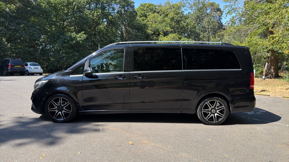 Mercedes-Benz V-Class V250 d AMG Line 5dr Auto [Extra Long] Diesel Estate - Image 37