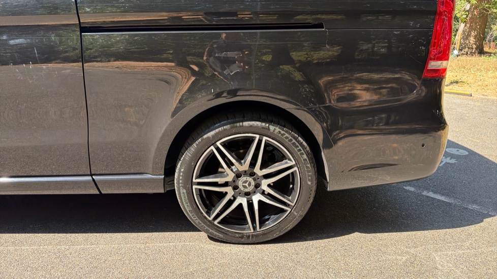 Mercedes-Benz V-Class V250 d AMG Line 5dr Auto [Extra Long] Diesel Estate - Image 38