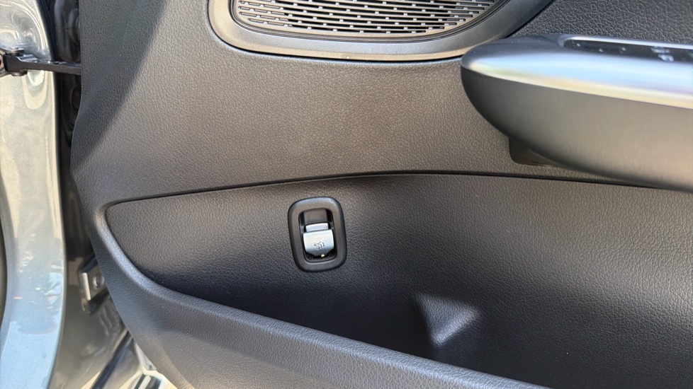Mercedes-Benz C-Class C220d Sport 5dr 9G-Tronic Diesel Estate - Image 30