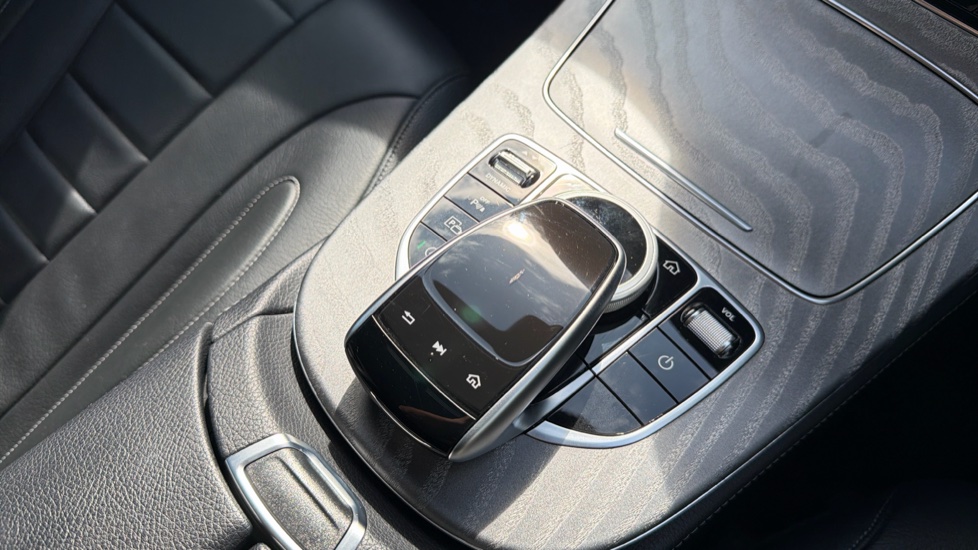 Mercedes-Benz CLS Coupe CLS 450 4Matic AMG Line Premium Plus 4dr 9G-Tronic Petrol Saloon - Image 13