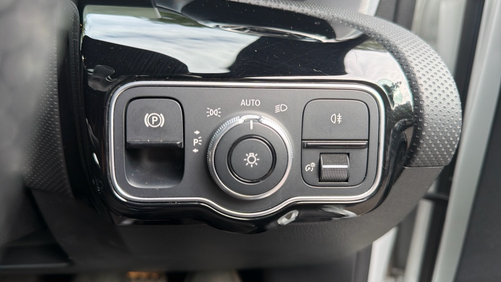 Mercedes-Benz CLA 180 AMG Line Premium Plus 5dr Tip Auto Petrol Estate - Image 42
