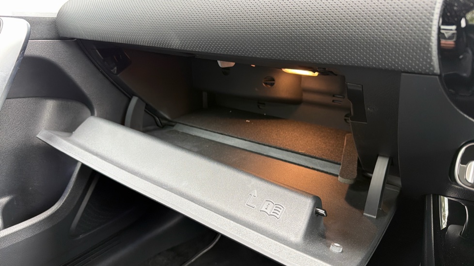 Mercedes-Benz A-Class A180 AMG Line Executive Edition 5dr Auto Petrol Hatchback - Image 19