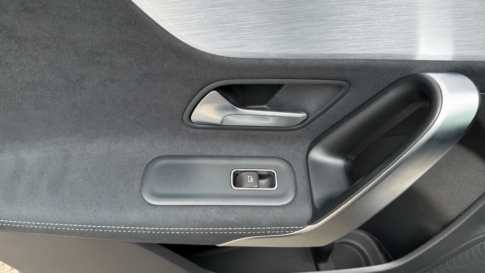 Mercedes-Benz A-Class A180 AMG Line Executive Edition 5dr Auto Petrol Hatchback - Image 32