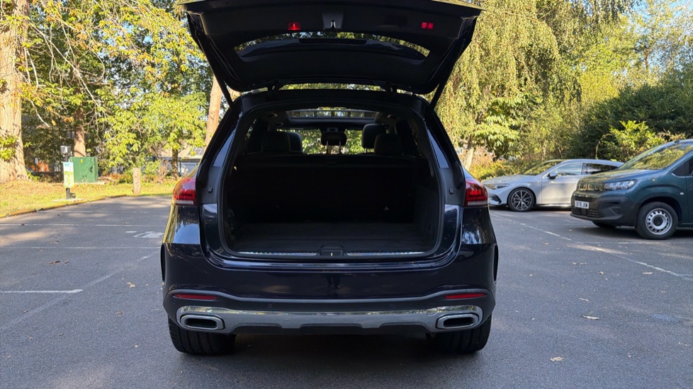 Mercedes-Benz GLE 400d 4Matic AMG Line Prem + 5dr 9G-Tron [7 St] Diesel Estate - Image 4