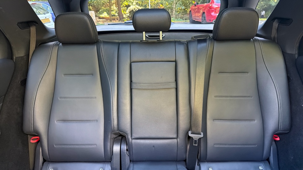 Mercedes-Benz GLE 400d 4Matic AMG Line Prem + 5dr 9G-Tron [7 St] Diesel Estate - Image 15
