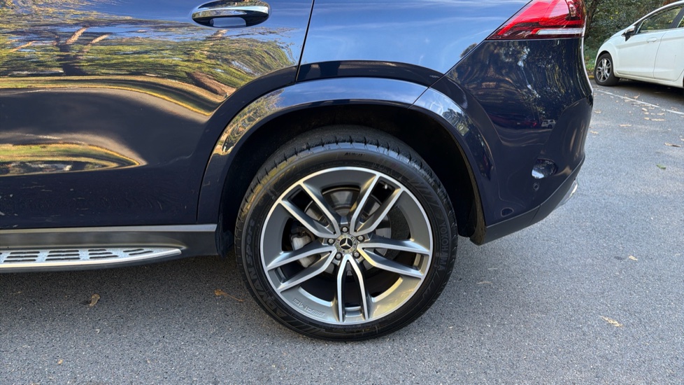 Mercedes-Benz GLE 400d 4Matic AMG Line Prem + 5dr 9G-Tron [7 St] Diesel Estate - Image 41
