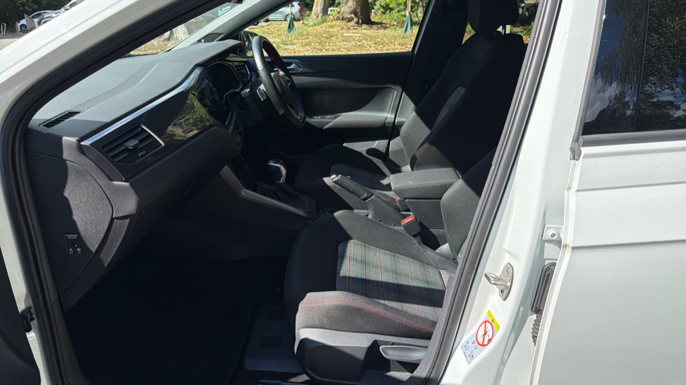 Volkswagen Polo 2.0 TSI GTI 5dr DSG Petrol Hatchback - Image 31