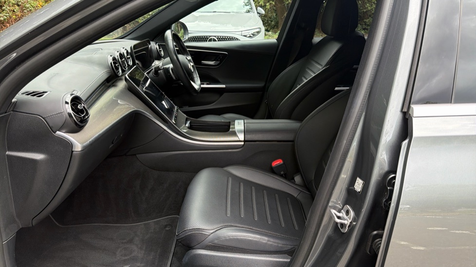 Mercedes-Benz C-Class C200 Sport 5dr 9G-Tronic Petrol Estate - Image 30