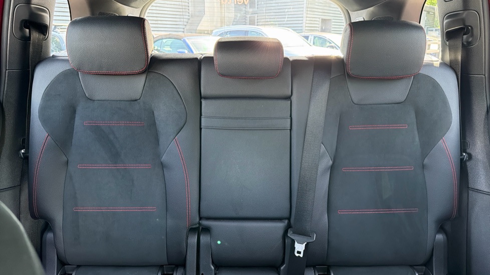 Mercedes-Benz GLB 200 AMG Line Executive 5dr 7G-Tronic Petrol Estate - Image 15