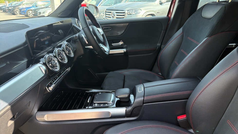 Mercedes-Benz GLB 200 AMG Line Executive 5dr 7G-Tronic Petrol Estate - Image 24