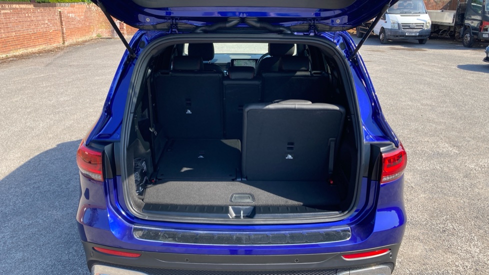 Mercedes-Benz GLB 220d 4Matic AMG Line Premium 5dr 8G-Tronic Diesel Estate - Image 4
