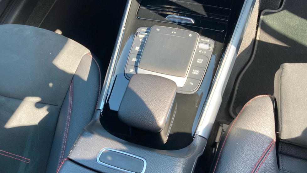 Mercedes-Benz GLB 220d 4Matic AMG Line Premium 5dr 8G-Tronic Diesel Estate - Image 38