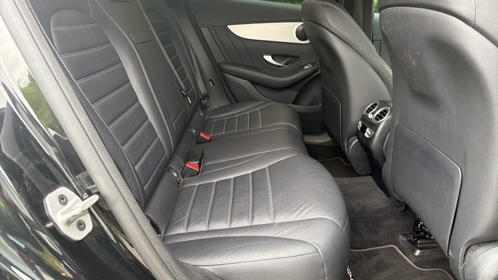 Mercedes-Benz GLC 300d 4Matic AMG Line Premium 5dr 9G-Tronic Diesel Estate - Image 16