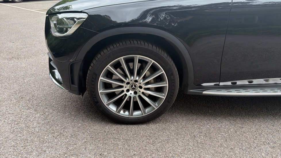 Mercedes-Benz GLC 300d 4Matic AMG Line Premium 5dr 9G-Tronic Diesel Estate - Image 28