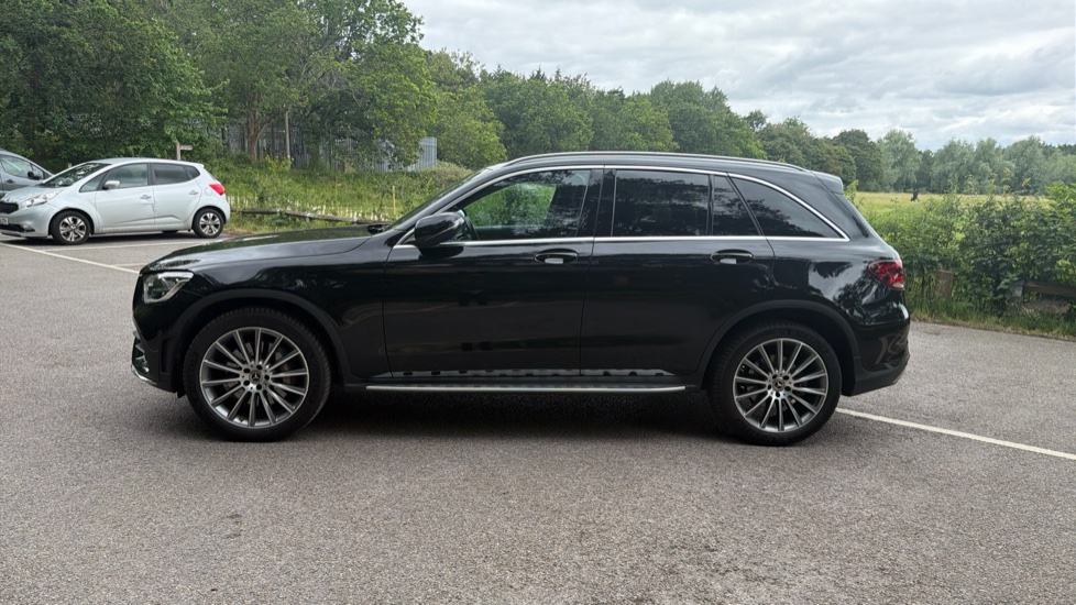Mercedes-Benz GLC 300d 4Matic AMG Line Premium 5dr 9G-Tronic Diesel Estate - Image 29