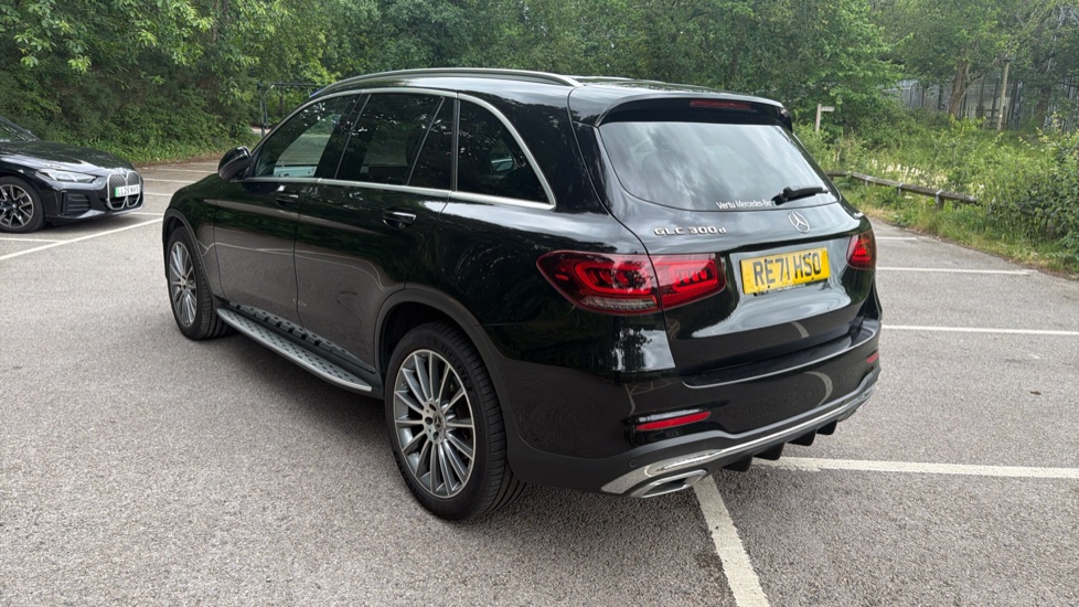 Mercedes-Benz GLC 300d 4Matic AMG Line Premium 5dr 9G-Tronic Diesel Estate - Image 31