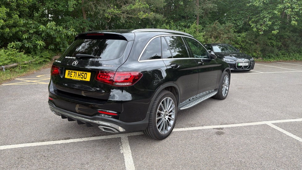 Mercedes-Benz GLC 300d 4Matic AMG Line Premium 5dr 9G-Tronic Diesel Estate - Image 32