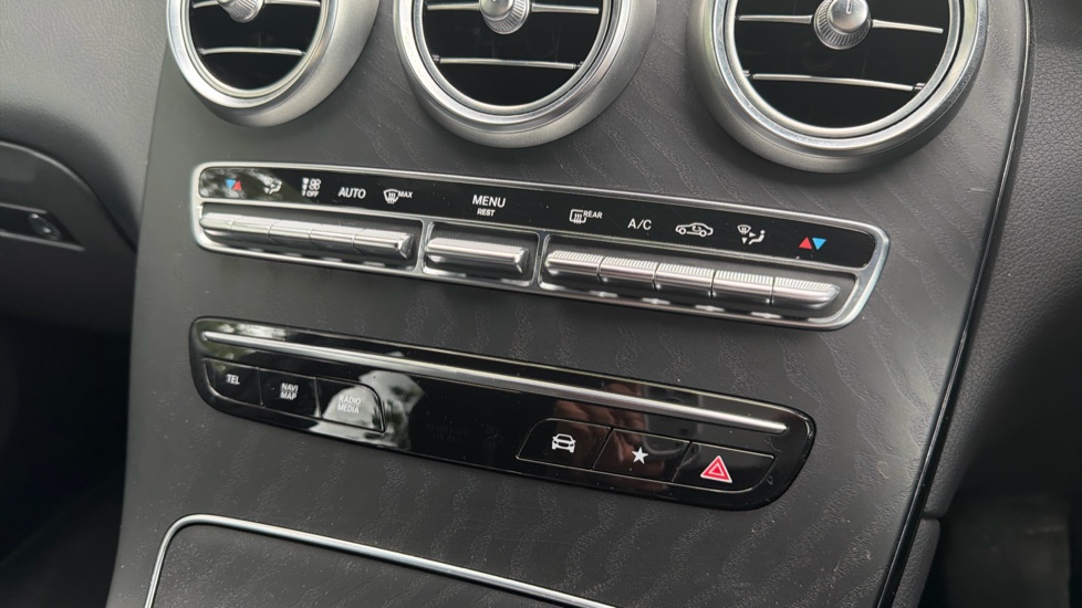 Mercedes-Benz GLC 300d 4Matic AMG Line Premium 5dr 9G-Tronic Diesel Estate - Image 40