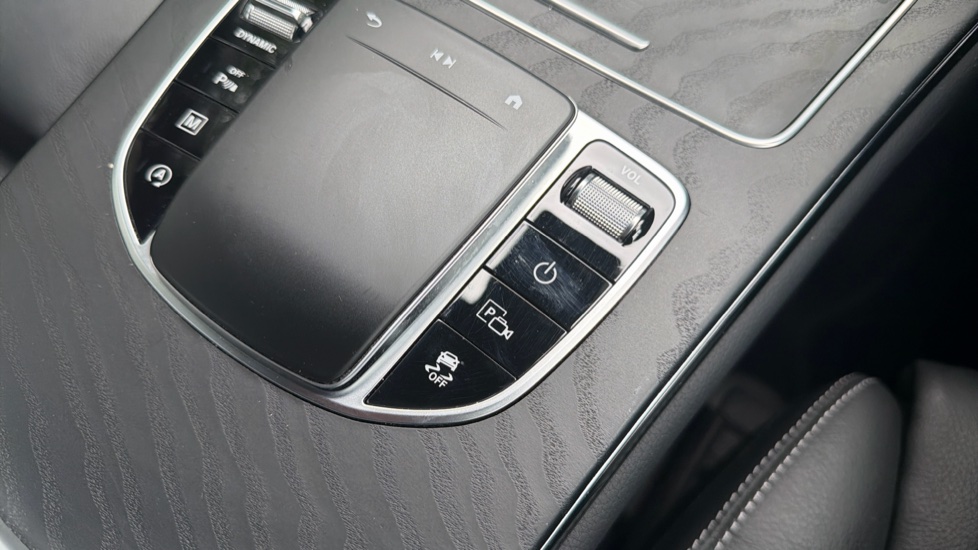 Mercedes-Benz GLC 300d 4Matic AMG Line Premium 5dr 9G-Tronic Diesel Estate - Image 41
