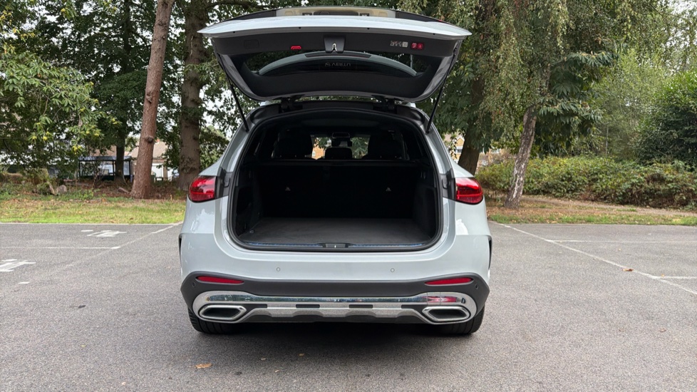 Mercedes-Benz GLC 220d 4Matic AMG Line Premium + 5dr 9G-Tronic Diesel Estate - Image 4