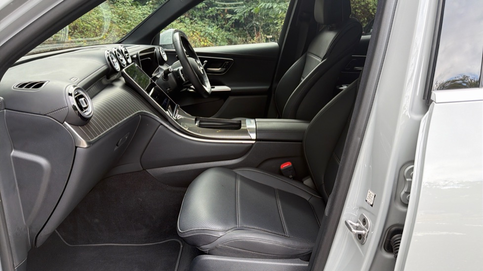 Mercedes-Benz GLC 220d 4Matic AMG Line Premium + 5dr 9G-Tronic Diesel Estate - Image 30