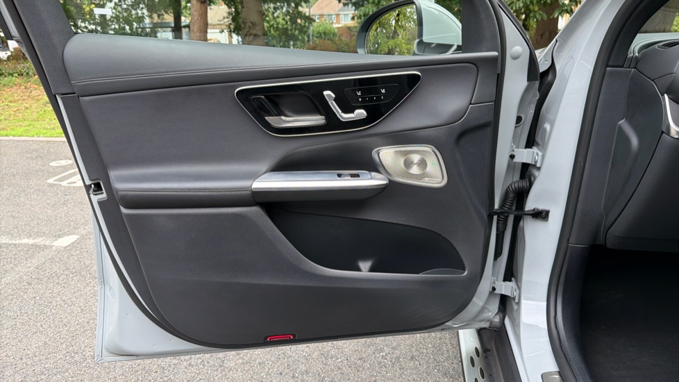 Mercedes-Benz GLC 220d 4Matic AMG Line Premium + 5dr 9G-Tronic Diesel Estate - Image 31