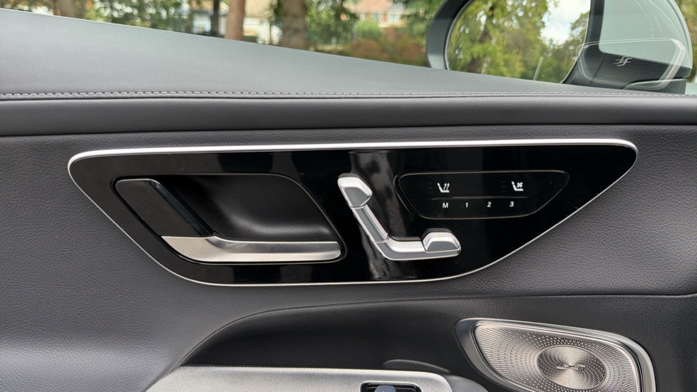 Mercedes-Benz GLC 220d 4Matic AMG Line Premium + 5dr 9G-Tronic Diesel Estate - Image 32