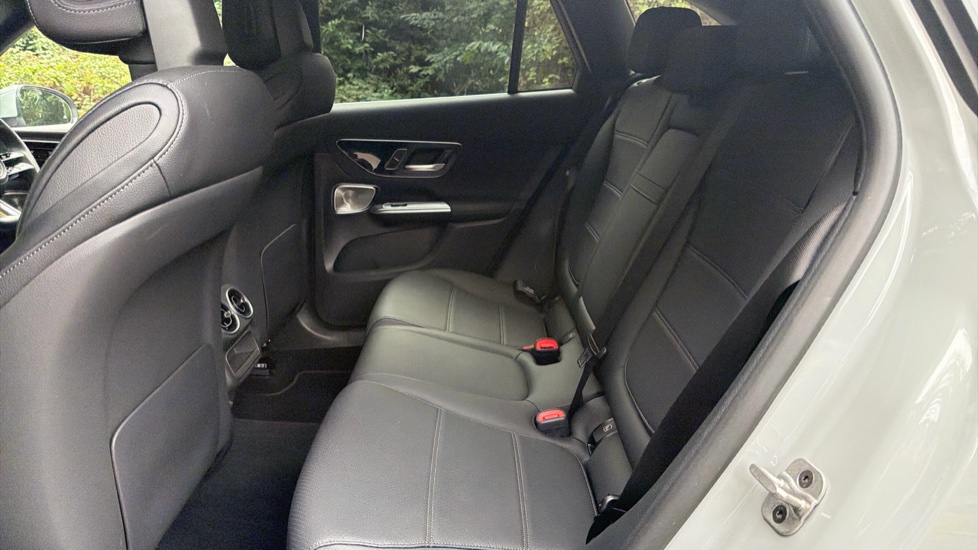 Mercedes-Benz GLC 220d 4Matic AMG Line Premium + 5dr 9G-Tronic Diesel Estate - Image 34