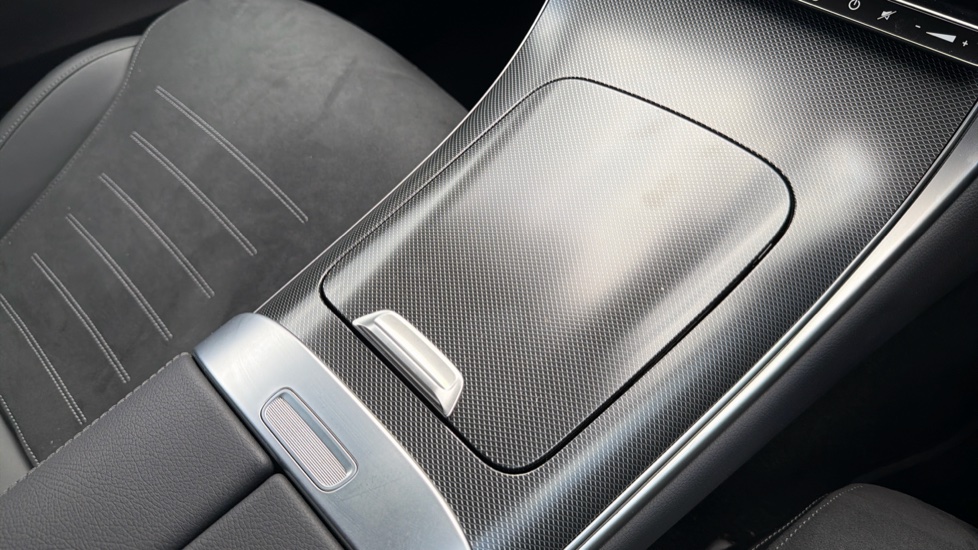 Mercedes-Benz GLC 300de 4Matic Urban Edition 5dr 9G-Tronic Estate - Image 13