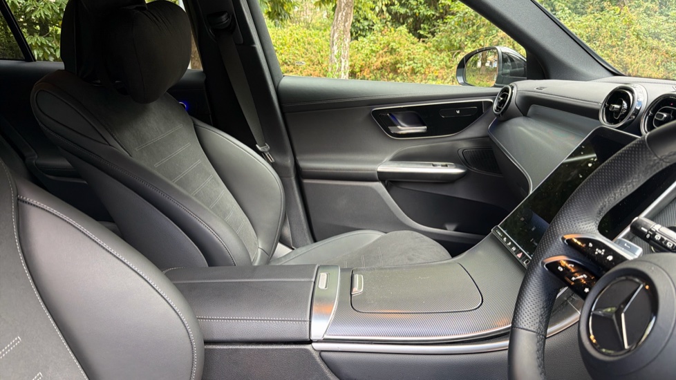 Mercedes-Benz GLC 300de 4Matic Urban Edition 5dr 9G-Tronic Estate - Image 15