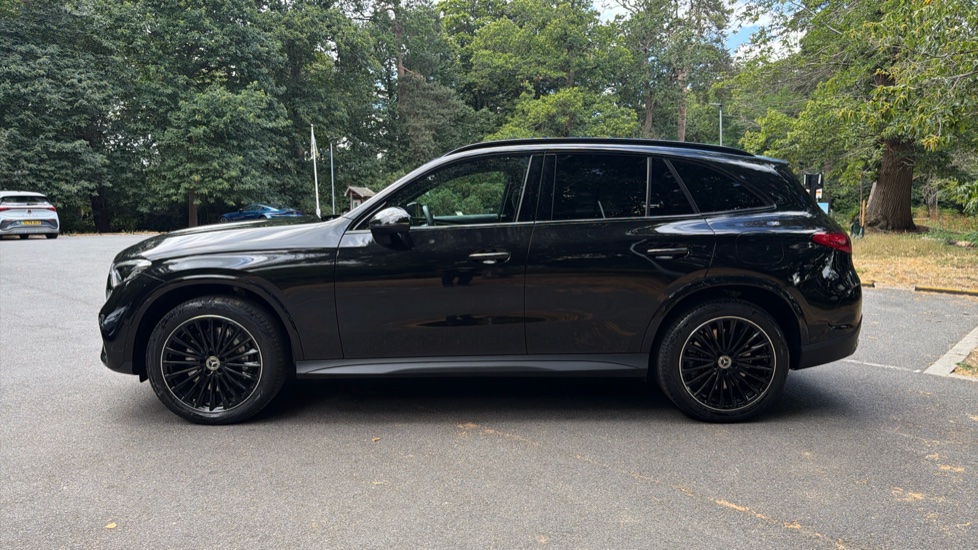 Mercedes-Benz GLC 300de 4Matic Urban Edition 5dr 9G-Tronic Estate - Image 28
