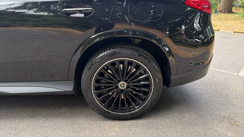 Mercedes-Benz GLC 300de 4Matic Urban Edition 5dr 9G-Tronic Estate - Image 30