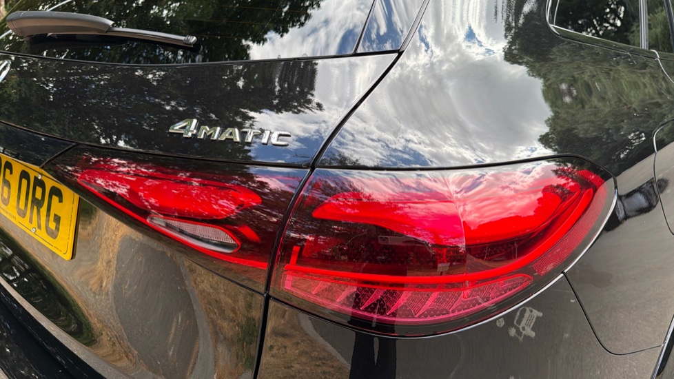 Mercedes-Benz GLC 300de 4Matic Urban Edition 5dr 9G-Tronic Estate - Image 33