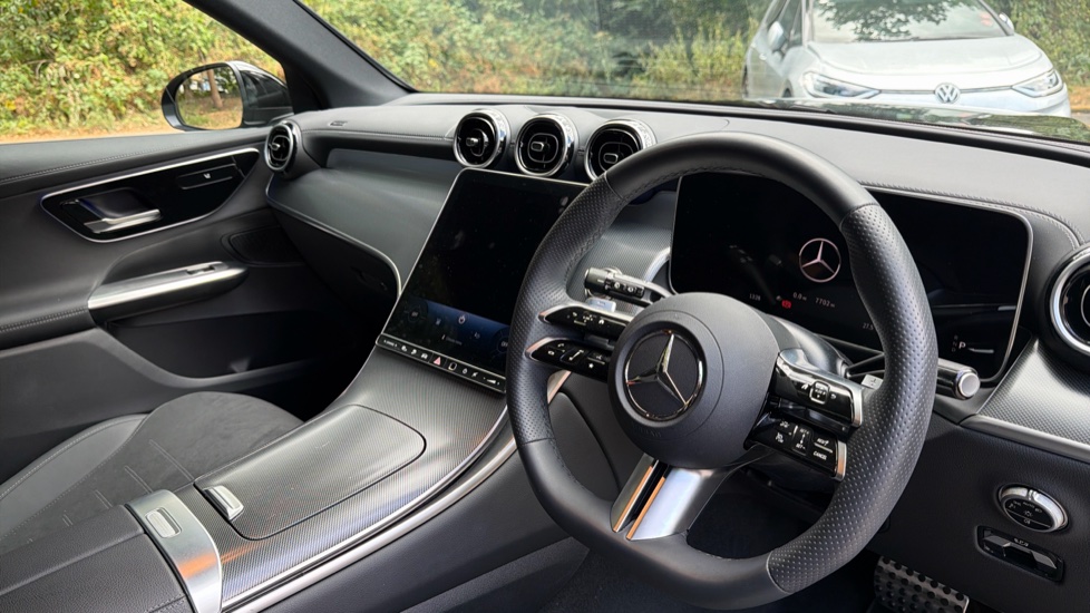 Mercedes-Benz GLC 300de 4Matic Urban Edition 5dr 9G-Tronic Estate - Image 38