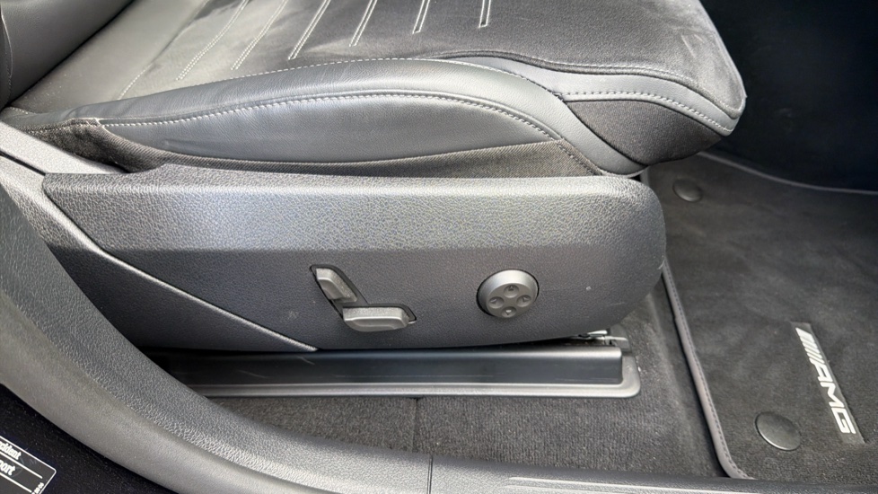 Mercedes-Benz GLC 300de 4Matic Urban Edition 5dr 9G-Tronic Estate - Image 40