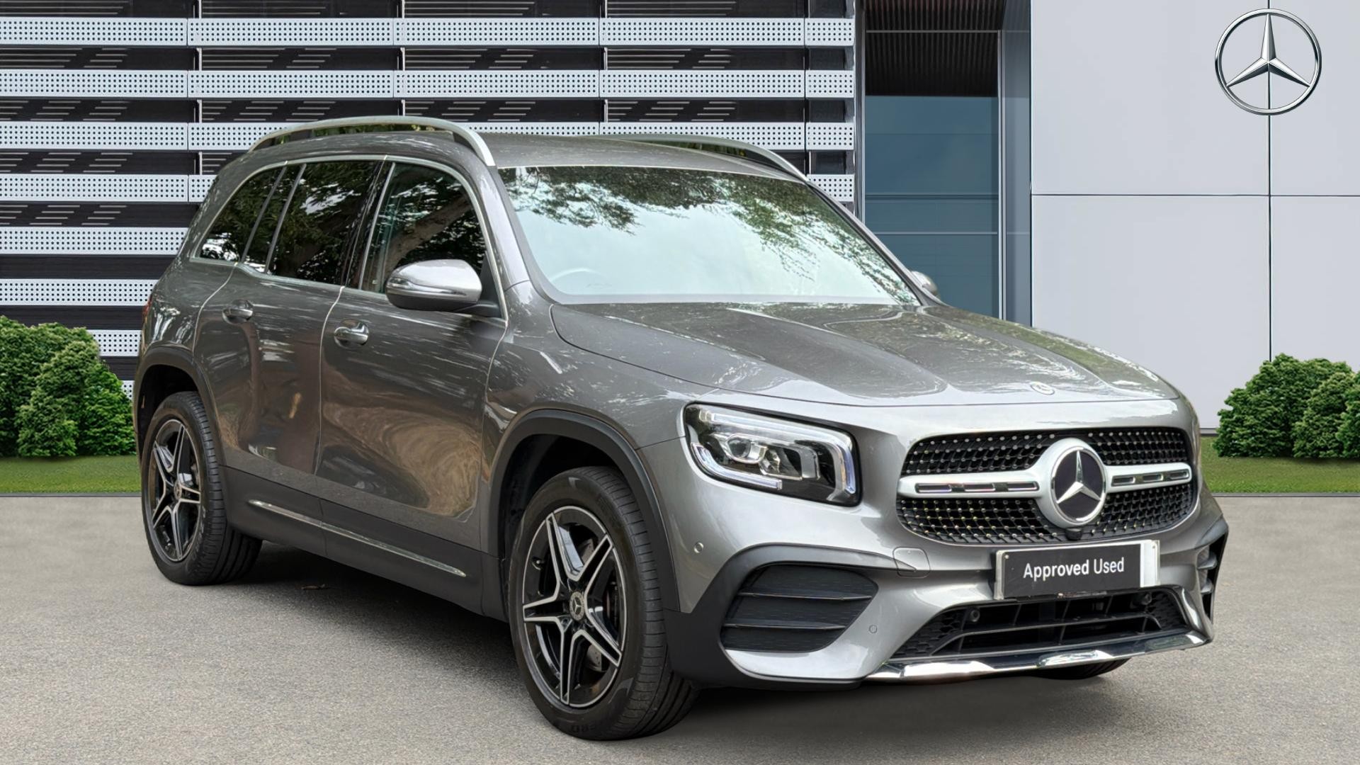 Mercedes-Benz GLB listing photo
