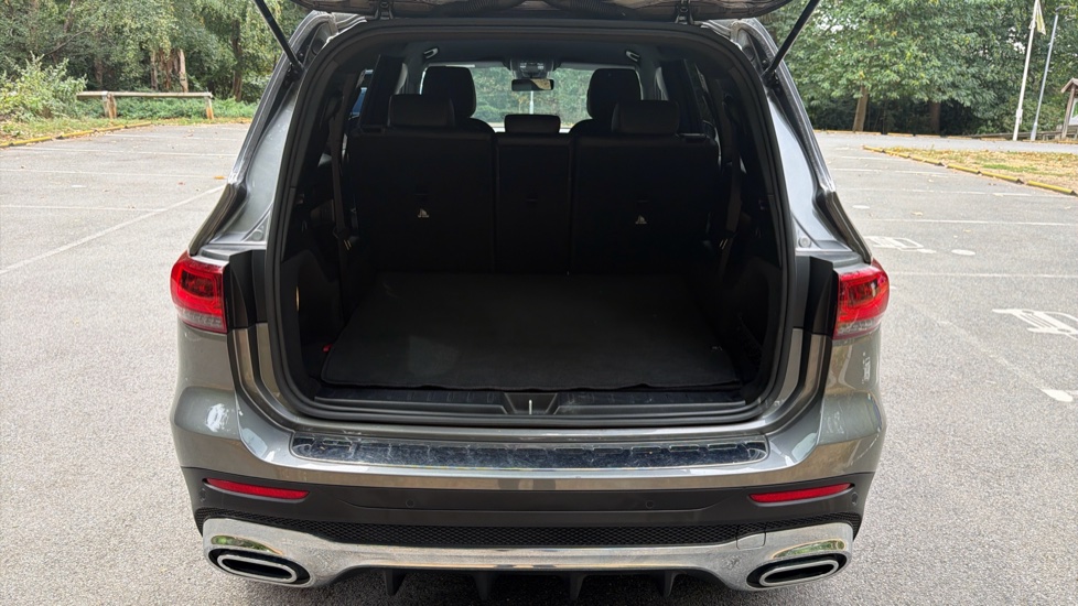 Mercedes-Benz GLB 220d 4Matic AMG Line Premium 5dr 8G-Tronic Diesel Estate - Image 4