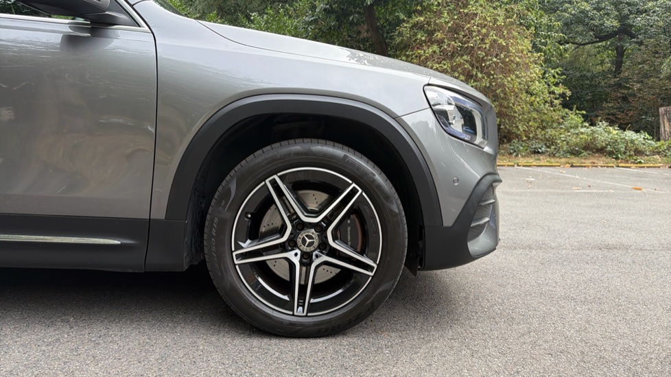 Mercedes-Benz GLB 220d 4Matic AMG Line Premium 5dr 8G-Tronic Diesel Estate - Image 7