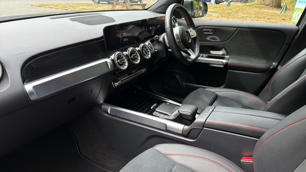 Mercedes-Benz GLB 220d 4Matic AMG Line Premium 5dr 8G-Tronic Diesel Estate - Image 9
