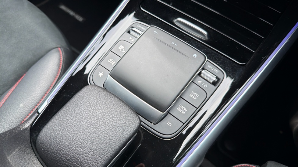 Mercedes-Benz GLB 220d 4Matic AMG Line Premium 5dr 8G-Tronic Diesel Estate - Image 13