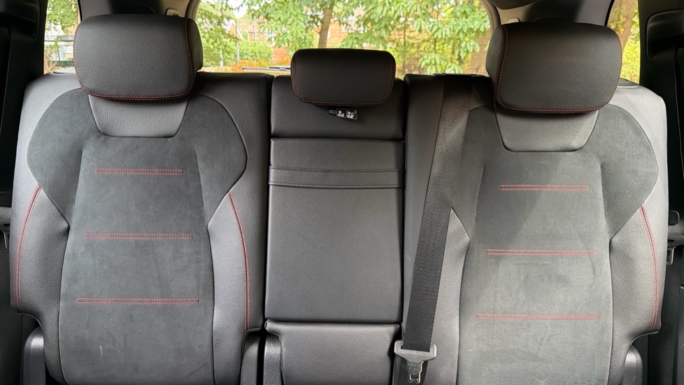 Mercedes-Benz GLB 220d 4Matic AMG Line Premium 5dr 8G-Tronic Diesel Estate - Image 15