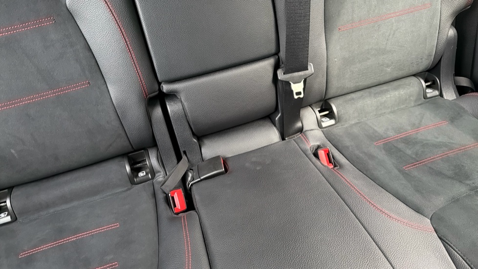 Mercedes-Benz GLB 220d 4Matic AMG Line Premium 5dr 8G-Tronic Diesel Estate - Image 17