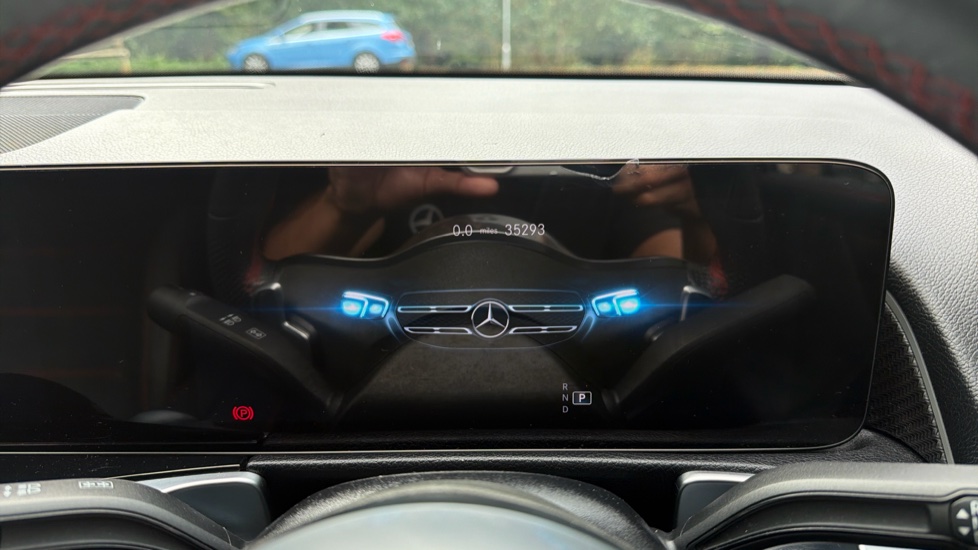 Mercedes-Benz GLB 220d 4Matic AMG Line Premium 5dr 8G-Tronic Diesel Estate - Image 18