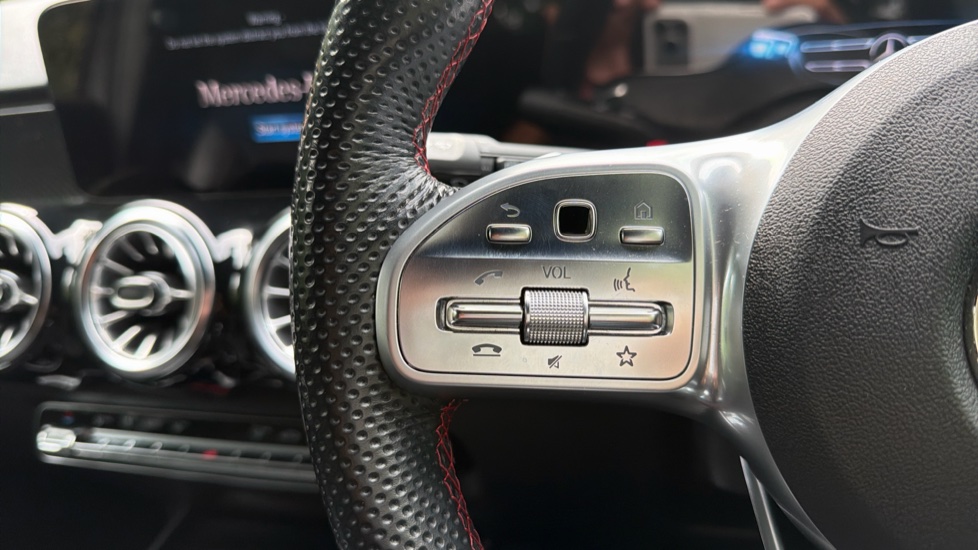 Mercedes-Benz GLB 220d 4Matic AMG Line Premium 5dr 8G-Tronic Diesel Estate - Image 19