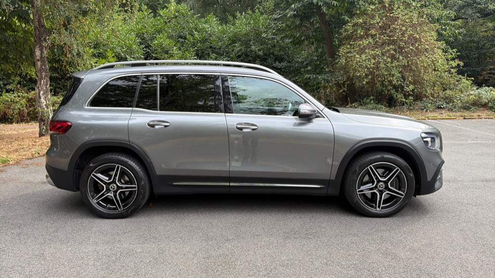 Mercedes-Benz GLB 220d 4Matic AMG Line Premium 5dr 8G-Tronic Diesel Estate - Image 21