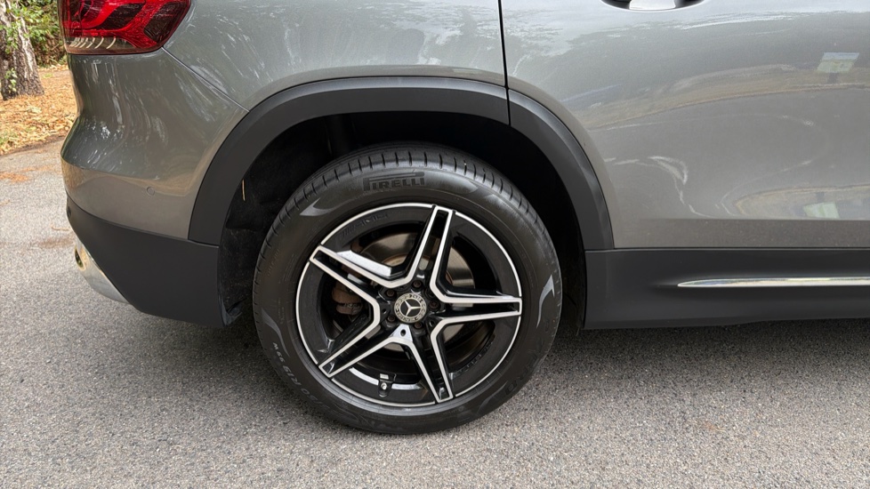 Mercedes-Benz GLB 220d 4Matic AMG Line Premium 5dr 8G-Tronic Diesel Estate - Image 22