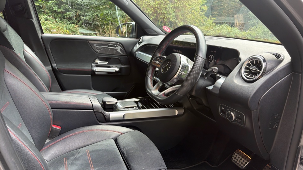 Mercedes-Benz GLB 220d 4Matic AMG Line Premium 5dr 8G-Tronic Diesel Estate - Image 24